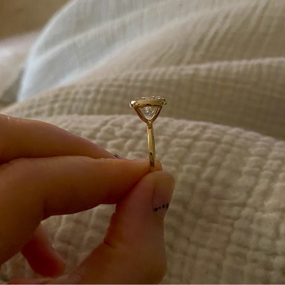 10x8 Moissanite Bezel Ring - 14kt gold - size 6 - Picture 4 of 5